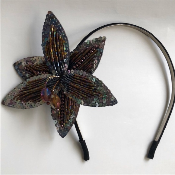 BEAUTIFUL BOLD SEQUIN BEADED FLORAL HAIR BAND main image 5